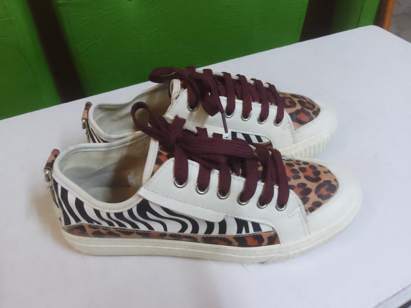 Picture 3 of YOUNG RICH SHOES collection